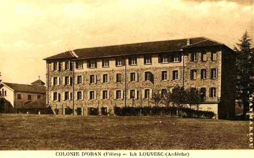 COLO LALOUVESC ARDECHE DES DAMES AFRICAINES (6).jpg